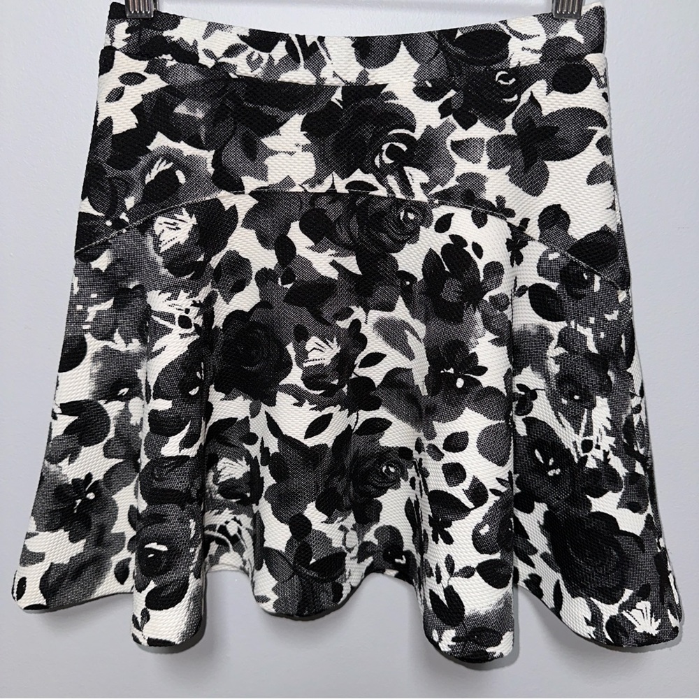 Saks Fifth Avenue Black & White Floral Mini Skirt, Size S